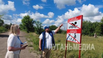 Активисты Брянки провели мониторинг безопасности у водоема Голубое озеро