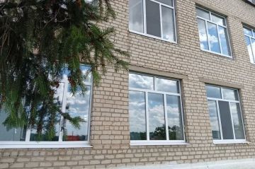 Андрей Рубанцов: К новому учебному году — с комфортом: в Благовском УВК завершена замена оконных блоков