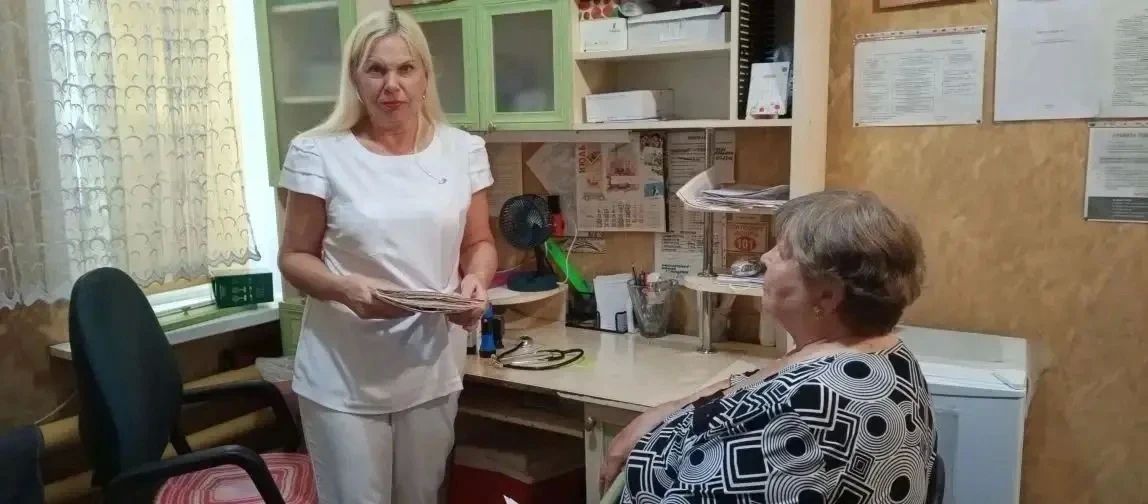 Специалист Славяносербской ЦРБ провел выездной приём в пгт.Лотиково