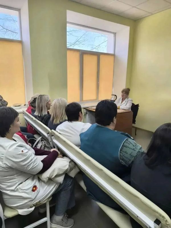 Неделя профилактики ИППП в России: специалист Меловской ЦРМБ провела познавательную лекцию с сотрудниками больницы
