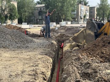 На площади Ленина в Молодогвардейске продолжаются работы по обустройству инженерных коммуникаций