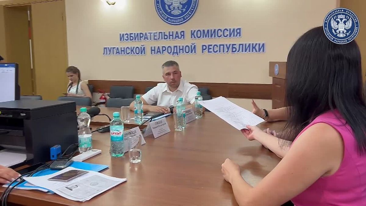 Председатель Избирательной комиссии ЛНР Марианна Сумская о выдвижении кандидатов по Луганской и Алчевскому одномандатным избирательным округам на выборах депутатов Государственной Думы Федерального Собрания Российской...
