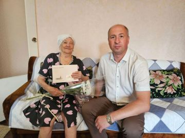 Жительница поселка Металлист отметила 97-летие