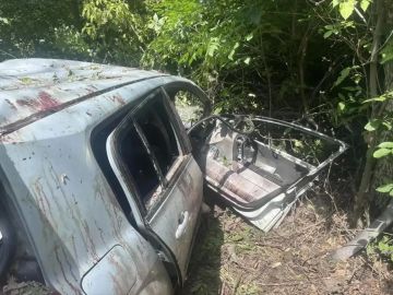 Опубликованы кадры с мест ударов ВФУ по гражданским машинам в ЛНР