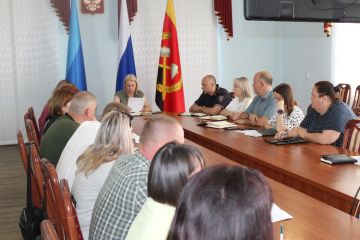 Сегодня под председательством временно исполняющего полномочия Главы Краснодонского муниципального округа Анны Гончаровой состоялось заседание комиссии по предупреждению и ликвидации чрезвычайных ситуаций и обеспечению...