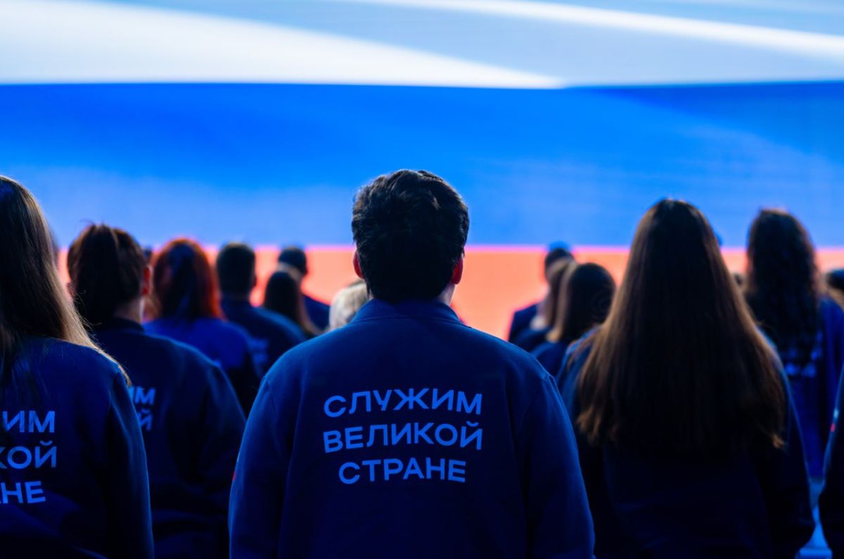 Старт в будущее. . Если тебе от 18 до 35 лет и ты хочешь прокачать навыки, получить уникальный опыт и стать частью команды федеральных органов — этот шанс для тебя