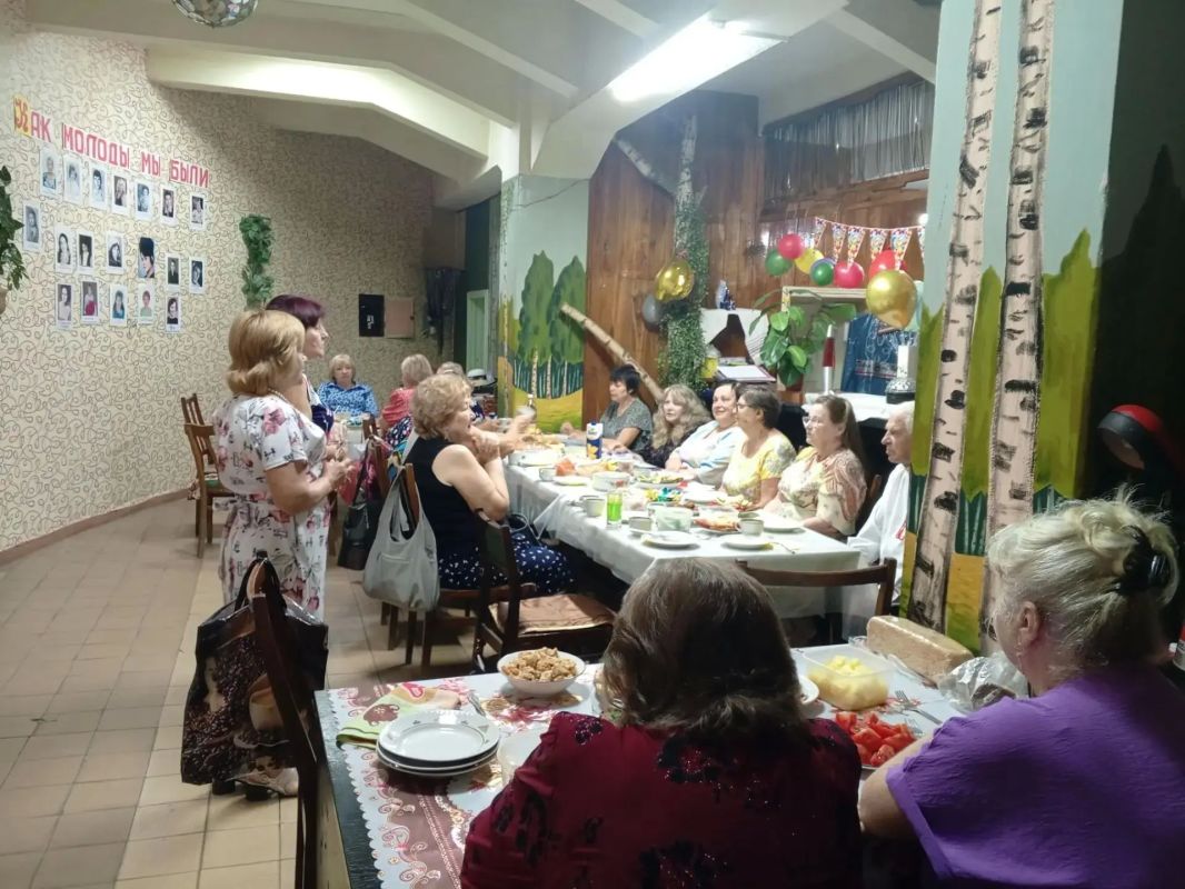 «Наш дом — Россия»: в клубе «Ветеран» Брянки отметили единство народов и силу традиций