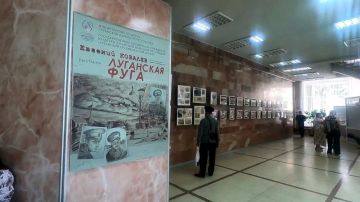 В Луганском краеведческом музее состоялось открытие выставки «Луганская фуга» Евгения Ковалева