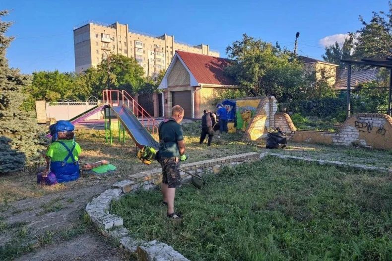 Жители Свердловска приняли участие в акции «Яркое детство»