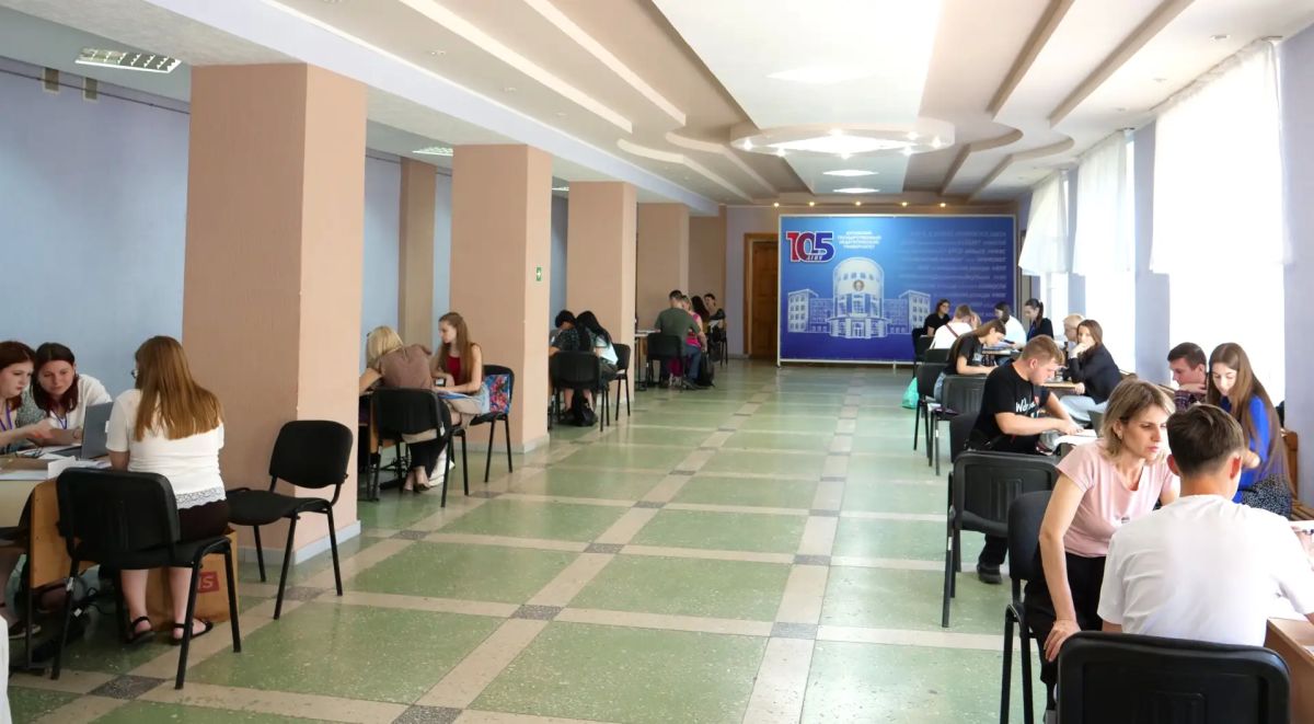 Леонид Пасечник: Приемная кампания в вузы и колледжи Луганщины продолжается