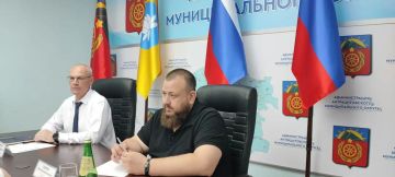 В ходе рабочей поездки в Антрацит Иван Владимирович Санаев — депутат Народного Совета ЛНР, председатель комитета по вопросам здравоохранения, образования, науки, культуры, труда и социальной политики, семьи, молодёжи, спорта...