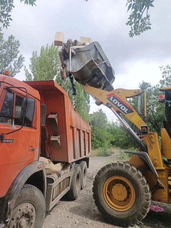 Благоустройство города: ежедневная работа коммунальных служб продолжается