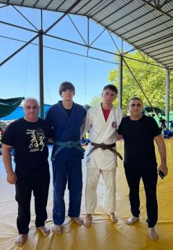 Спортсмены из Ровеньков прошли сборы под руководством легенды российского дзюдо