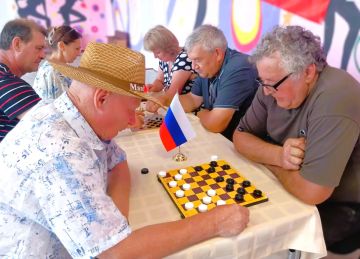 В рамках летнего спортивного марафона «Сила России» в Бараниковке Беловодского муниципального округа состоялся любительский турнир по шашкам