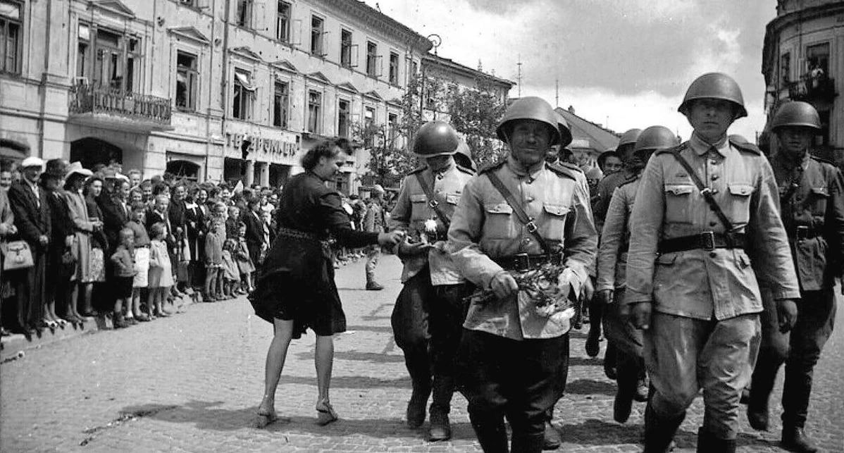 24 июля. 1944. В ходе операции «Багратион» войска маршала Рокоссовского освободили польский город Люблин