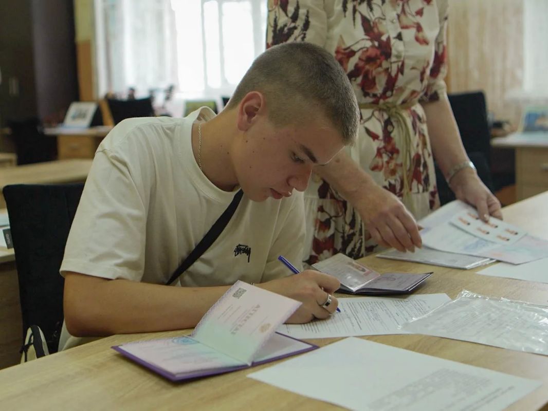Иван Кусов: Продолжается приемная кампания в образовательные учреждения Луганской Народной Республики