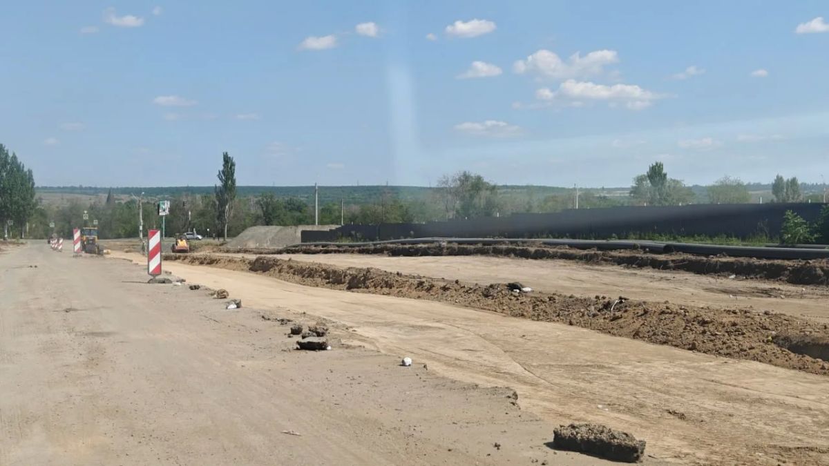 В Луганске начали строить новые дороги