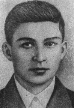Рассказы о героях. умской Николай Степанович родился 10 мая 1924 года в селе Красное Краснодонского района Ворошиловградской области