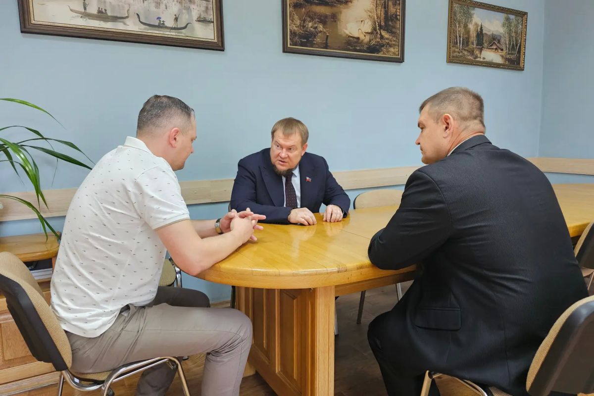 Андрей Сопельник и Денис Колесников провели рабочую встречу с директором Южного управления «Луганскводы»