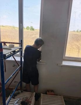 В здании патологоанатомического отделения Беловодской центральной районной больницы при поддержке региона-шефа Новосибирской области полным ходом идут отделочные и инженерные работы