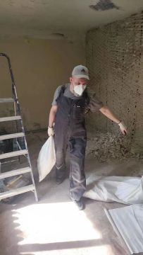 Аварийная бригада из Удмуртии приступила к ремонту административного здания в Лутугино