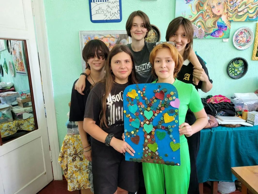 Творческое занятие «Давай дружить!» состоялось в Кировском городском Дворце культуры