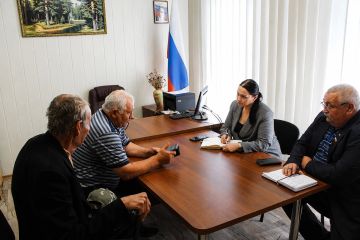 Сегодня вместе с врип Председателя Совета депутатов Новопсковского муниципального округа Андреем Ластовкой и начальником отдела по обеспечению жизнедеятельности населенных пунктов Новопсковского муниципального округа Игорем...