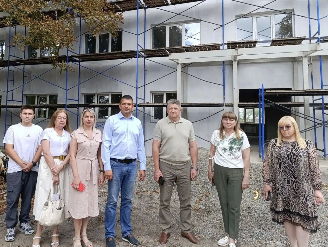 В Луганском колледже информационных технологий и предпринимательства полным ходом идёт капремонт: студентов ждут обновлённые корпуса и современное общежитие