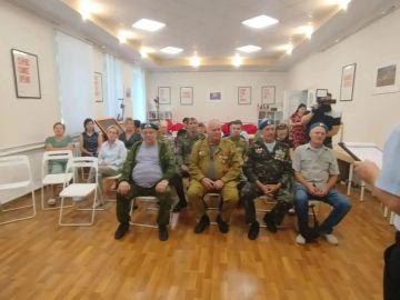 Андрей Рубанцов: В преддверии Дня Воздушно-десантных войск в музее истории города Ровеньки состоялась встреча-диалог «Живая история: диалог с десантниками»