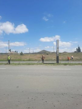 МУП «СКАТ» города Ровеньки продолжает плановый покос травы на территории города