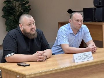 Иван Санаев: Провел рабочую встречу с коллективом Алчевской городской больницы