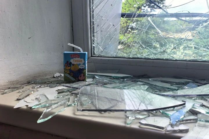ВФУ нанесли удары по гражданским объектам в ЛНР: ранены двое мирных жителей, система ПВО сбила 90 целей