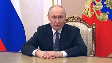 Владимир Путин поздравил российских железнодорожников с профессиональным праздником