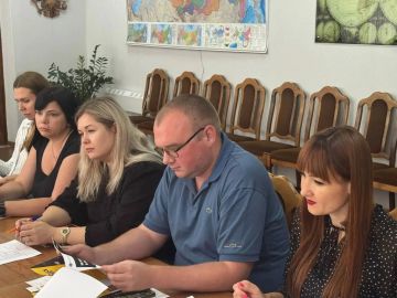 Луганские полицейские провели для сотрудников Федерации профсоюзов встречу на тему профилактики киберпреступлений