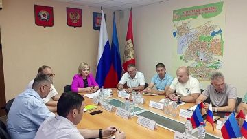 Провела плановое аппаратное совещание