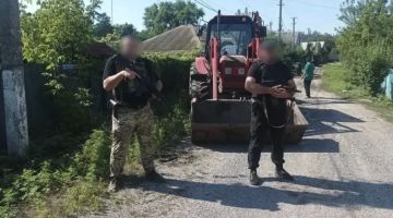 Полицейские Кременского округа обеспечивают безопасность проведения аварийно-восстановительных работ