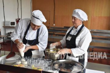 В Ровеньковском технико-экономическом колледже продолжается приемная кампания