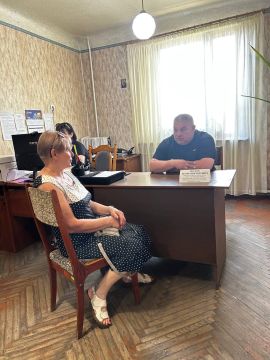 Сегодня 04 августа депутат Совета городского округа города Красный Луч Шахов Игорь Викторович провёл личный прием граждан в городе Вахрушево