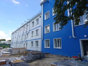 В Брянке полным ходом идёт капитальный ремонт инфекционного отделения