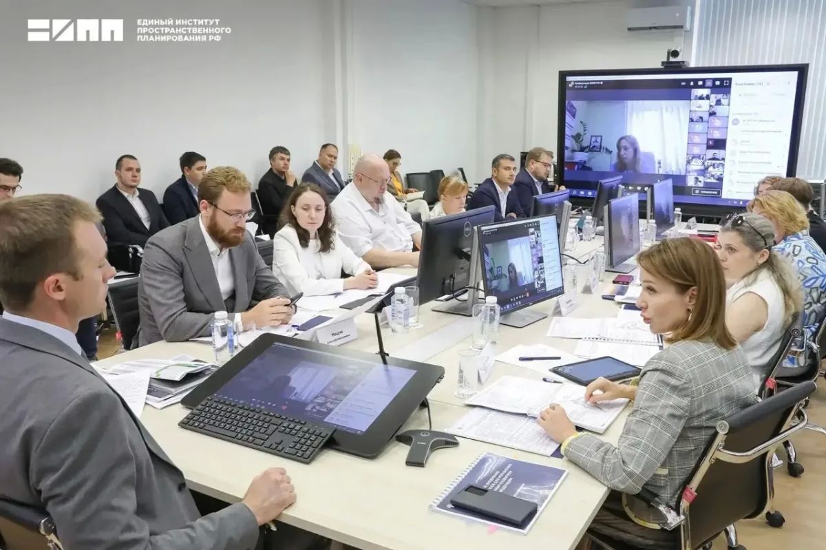 В пгт Меловое состоялось совещание по концепции генплана развития населенного пункта, подготовленной экспертами Единого института пространственного планирования РФ