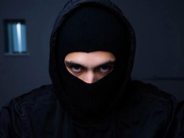 Студента из Енакиево поймали за мошенничеством в Луганске