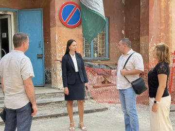 Депутаты проинспектировали ход капитального ремонта детской поликлиники