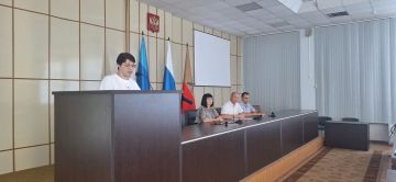 Повышение профессионализма и четкость в работе — главные цели семинара-учебы, который состоялся в большом зале заседаний Администрации Славяносербского муниципального округа 5 августа