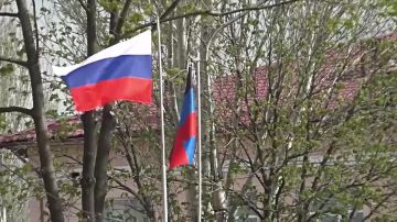 Внимание, информация о поступлении в Донецкое высшее общевойсковое командное училище, контактная информация и сборник «Поступающим в высшие военно-учебные заведения Министерства обороны Российской Федерации и в военные...