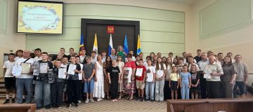 В Антрацитовском муниципальном округе состоялось торжественное мероприятие, посвященное Дню физкультурника