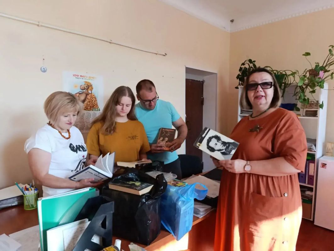 06 августа члены Молодежной палаты при Совете депутатов совместно с депутатом Совета городского округа муниципальное образование городской округ город Рубежное Луганской Народной Республики Артемьевой Н.А. организовали сбор...