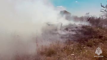 Пожарные отстояли от огня частный сектор в Красном Луче