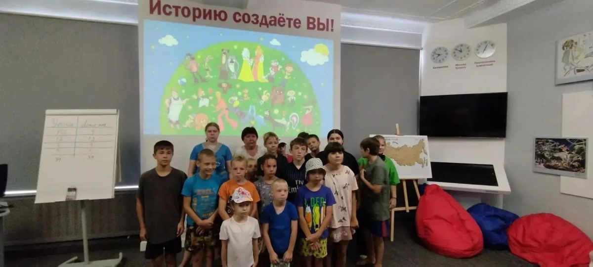 В Детском центре Лутугинского РДК прошла викторина по любимым мультфильмам