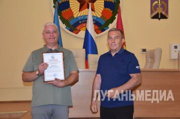 В Перевальском округе чествовали строителей и работников физической культуры