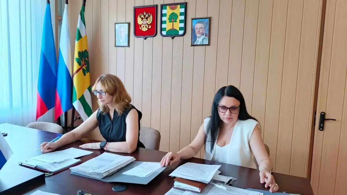 Под председательством заместителя Главы Администрации Евгении Волковой состоялось заседание комиссии по делам несовершеннолетних и защите их прав городского округа город Рубежное